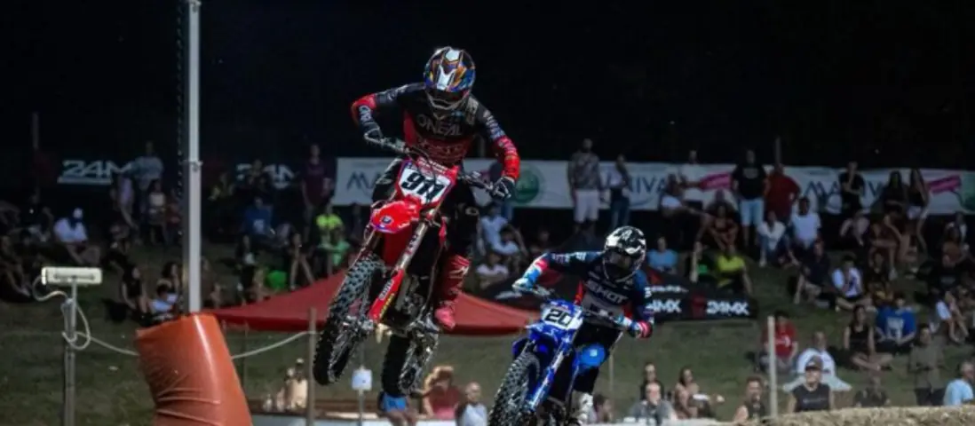 Motori ruggenti sotto le stelle: il Carpi Night Show torna all'Arena Cross per la sua 43ª edizione