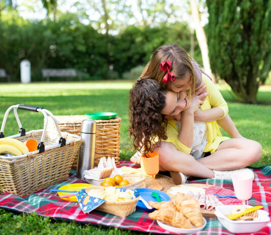 Domenica di sapori e sorrisi: il quartiere si ritrova al parco