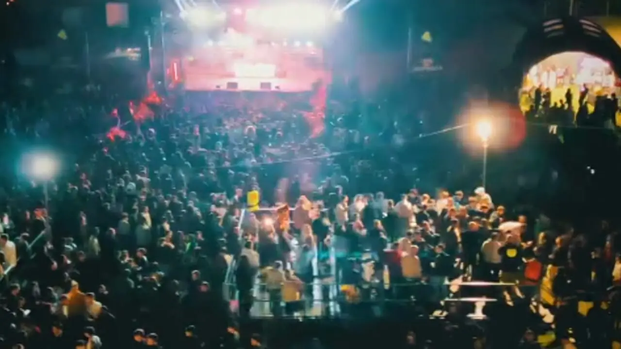 Diciotto anni di felicità a suon di musica: il Land of Happiness torna a Fossa di Concordia con DJ Matrix, Rulli Frulli e un cuore solidale che non smette di battere
