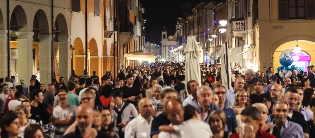 CInque mercoledì di shopping, musica e mercatini per animare il cuore di Carpi