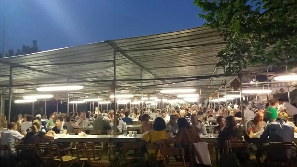 A Quartirolo si torna a tavola: due serate di sagra, sapori modenesi e musica dal vivo aprono l'estate della frazione