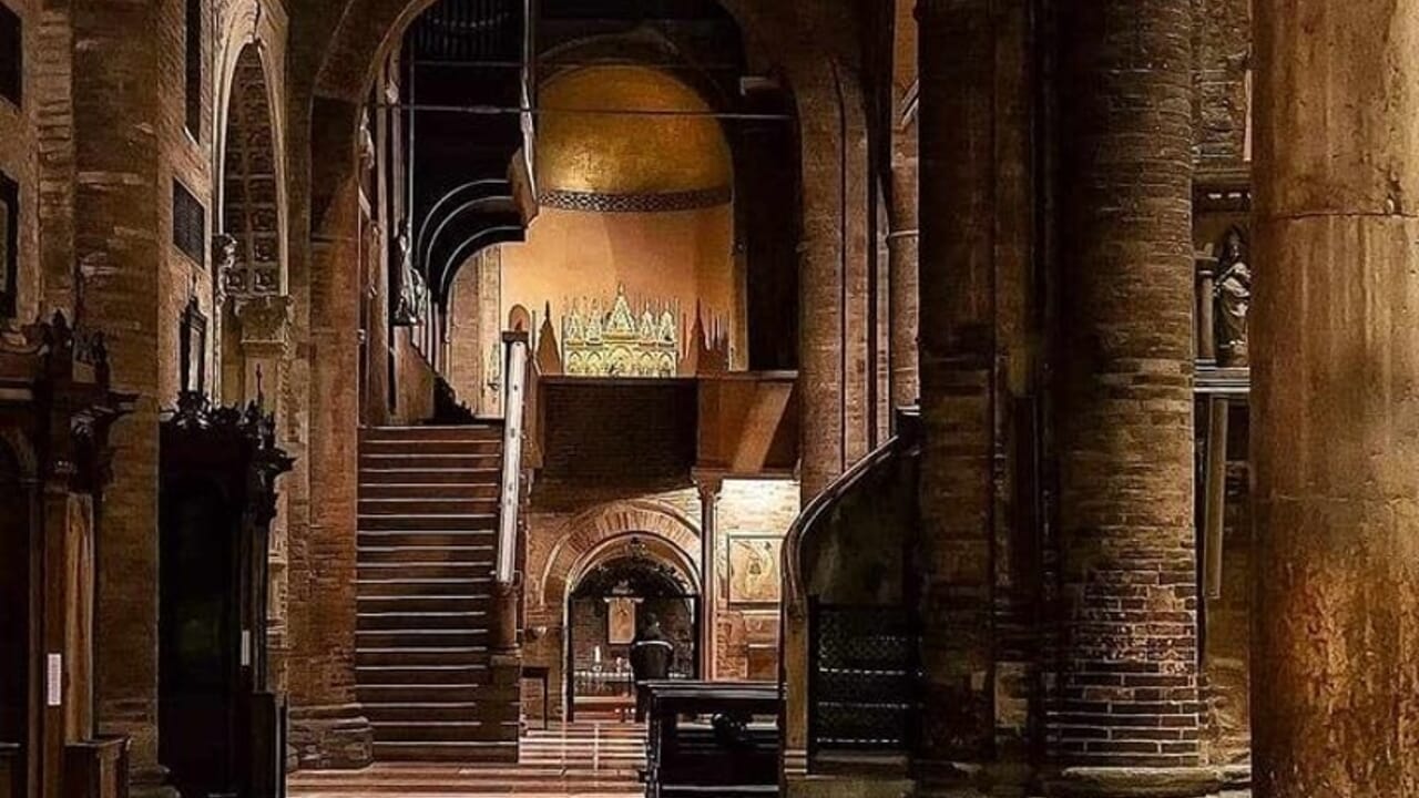Un "film di pietra" da scoprire: il tour nel Duomo di Modena